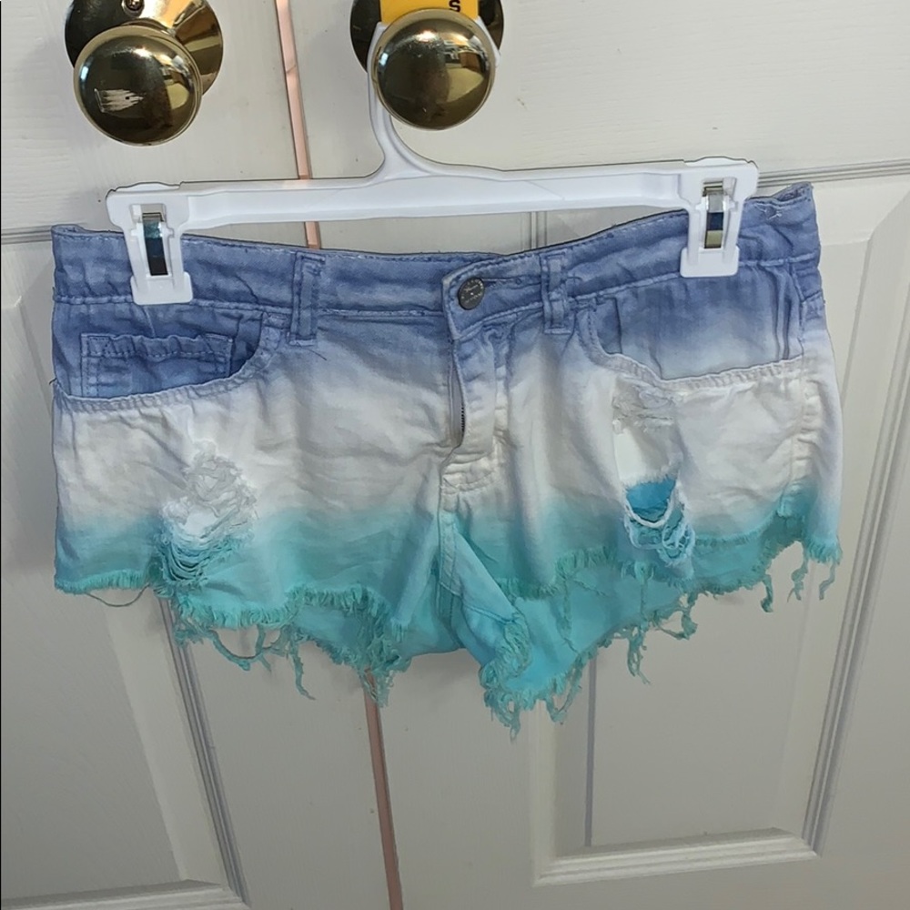 Shorts - Picture 2 of 4